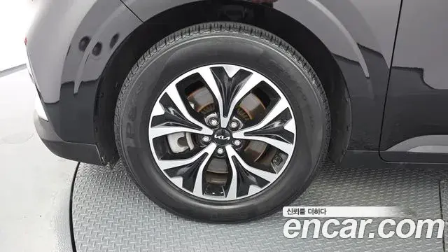 Kia Carnival 2023 — Фото 5/20