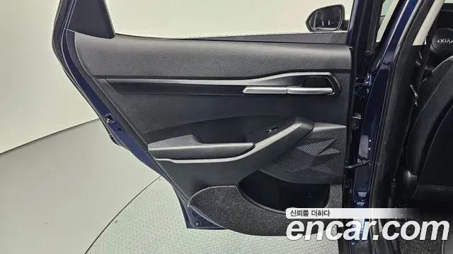 Kia Seltos 2021 — ფოტო 4/30