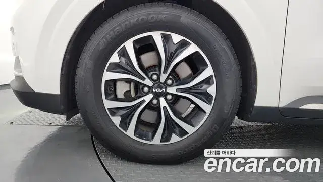 Kia Carnival 2022 — Photo 4/20