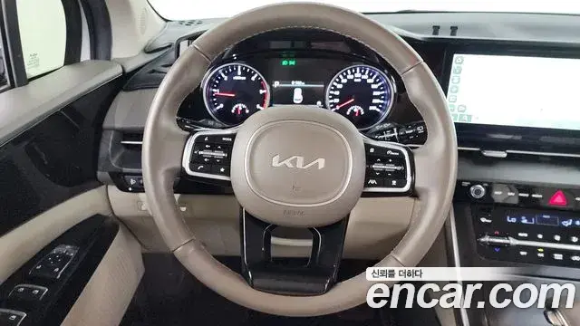 Kia Carnival 2022 — Photo 13/20