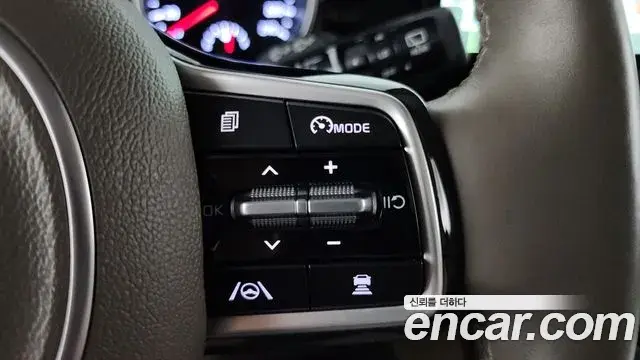 Kia Carnival 2022 — Photo 16/20