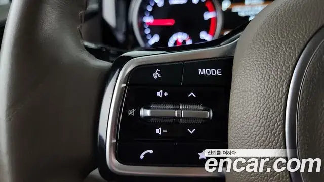 Kia Carnival 2022 — Photo 17/20