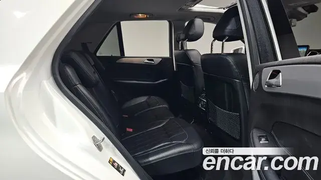 Mercedes-Benz GLE-Class 2018 — Фото 12/20