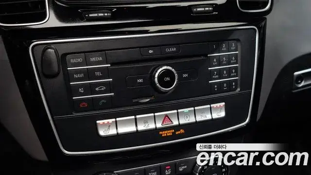 Mercedes-Benz GLE-Class 2018 — Фото 19/20