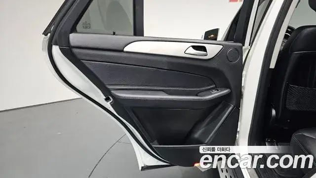 Mercedes-Benz GLE-Class 2018 — ფოტო 4/34