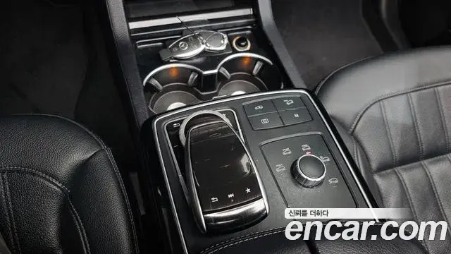 Mercedes-Benz GLE-Class 2018 — ფოტო 26/34