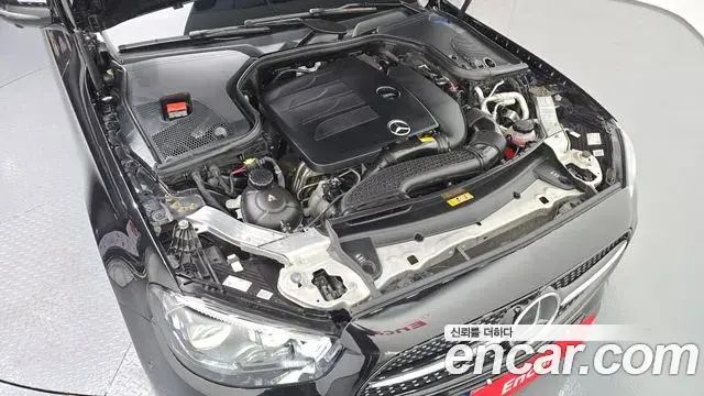 Mercedes-Benz E-Class 2023 — Фото 6/20
