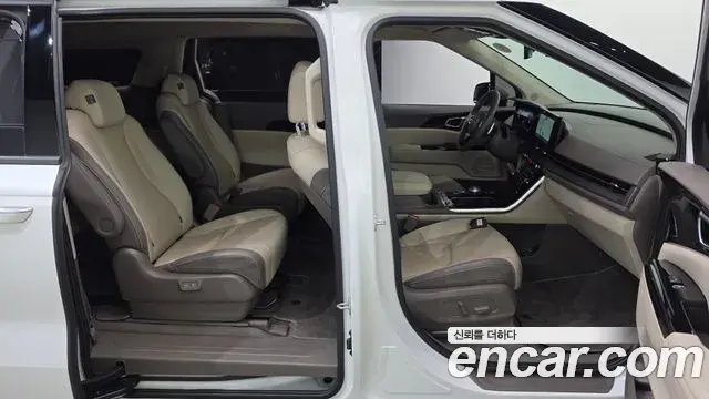 Kia Carnival 2023 — Фото 11/20
