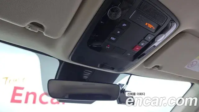 Kia Carnival 2023 — Фото 18/20
