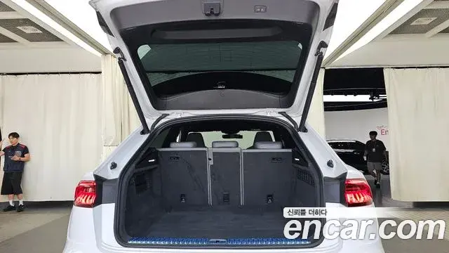 Audi Q7 2021 — Фото 20/20