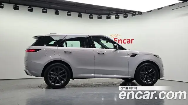 Land Rover Range Rover Sport 2026 — Photo 15/20