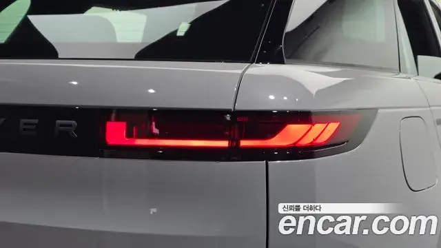 Land Rover Range Rover Sport 2026 — Photo 12/20