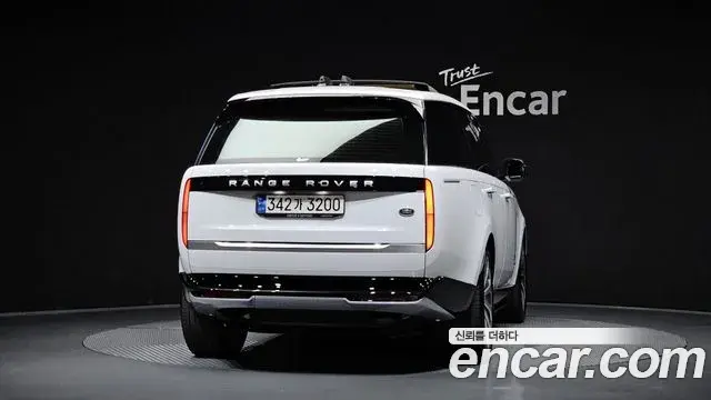 Land Rover Range Rover 2023 — Photo 12/36