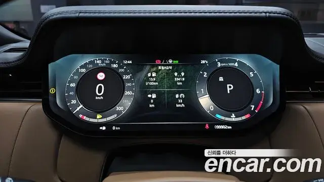 Land Rover Range Rover 2023 — Photo 19/36