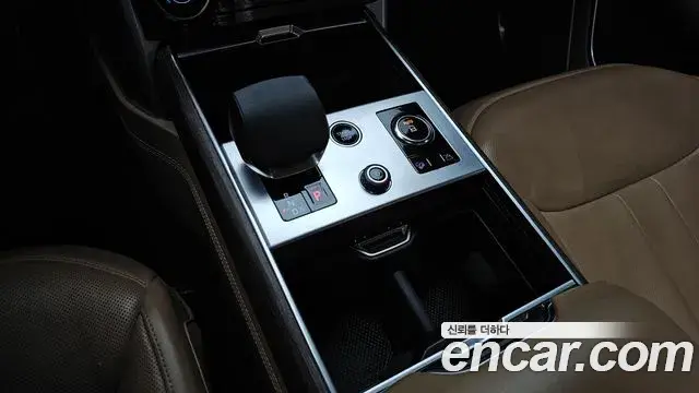 Land Rover Range Rover 2023 — Photo 15/36