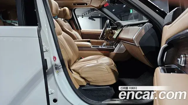 Land Rover Range Rover 2023 — Photo 23/36