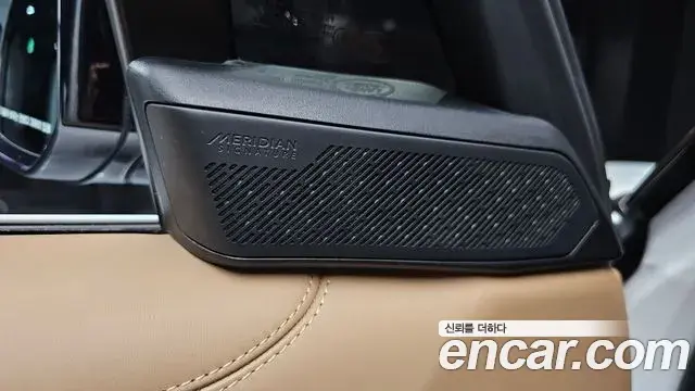 Land Rover Range Rover 2023 — Photo 7/36