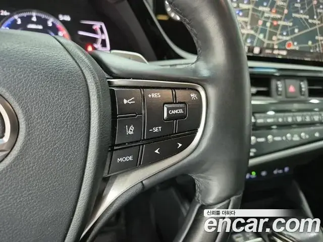 Lexus ES300h 2022 — Şəkil 16/19