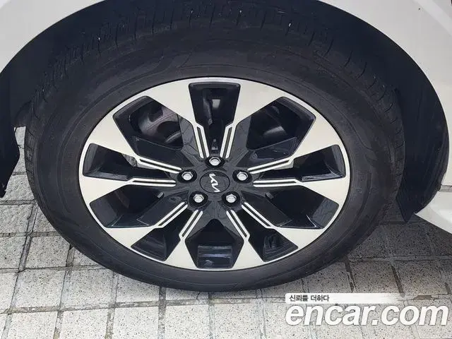 Kia Carnival 2023 — Фото 5/19