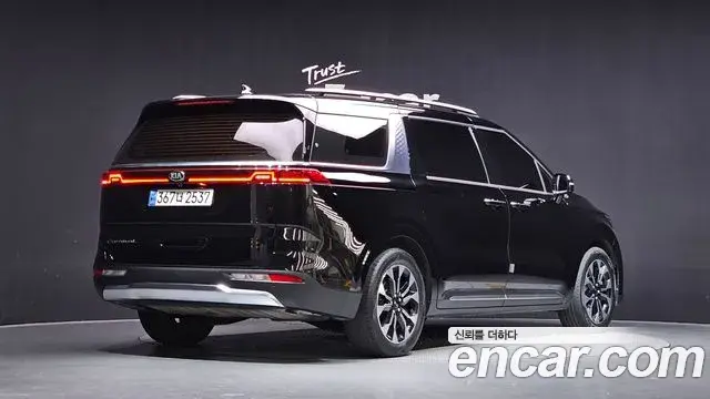 Kia Carnival 2021 — Фото 2/20