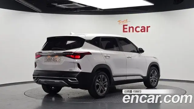 Kia Seltos 2022 — Photo 9/20