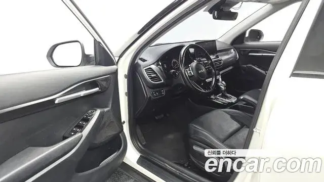 Kia Seltos 2022 — Photo 14/20