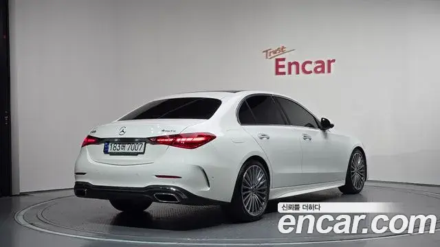 Mercedes-Benz C-Class 2023 — Фото 1/20
