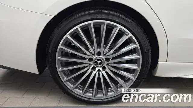 Mercedes-Benz C-Class 2023 — Фото 4/20