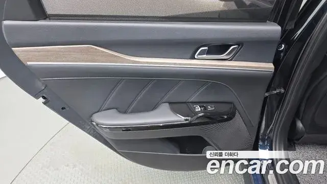 Kia K5 2021 — Şəkil 19/33