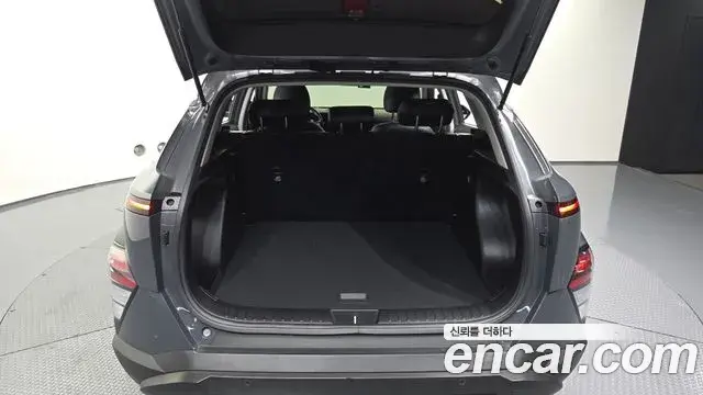 Hyundai Kona 2023 — Фото 20/20