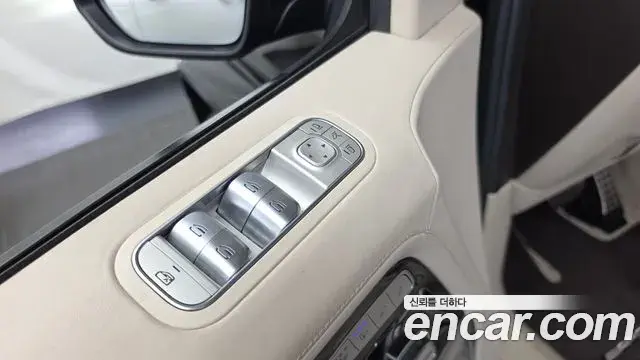 Mercedes-Benz G-Class 2021 — Photo 2/32