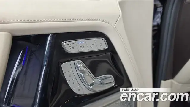 Mercedes-Benz G-Class 2021 — Photo 32/32