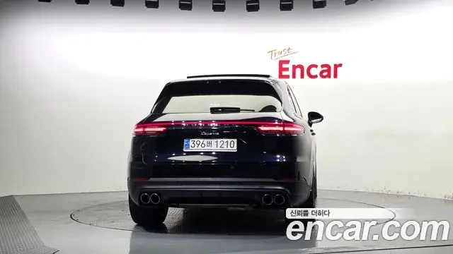 Porsche Cayenne 2019 — Фото 3/20