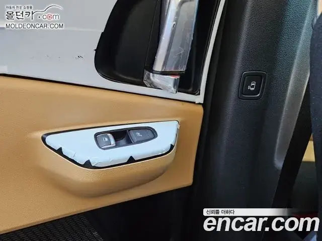 Kia Carnival 2021 — Photo 14/18