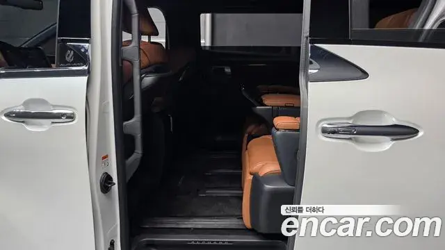 Toyota Alphard 2024 — Photo 12/20