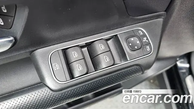Mercedes-Benz GLB-Class 2021 — Şəkil 20/20