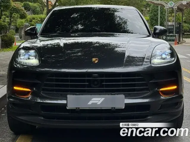 Porsche Macan 2019 — Photo 2/20