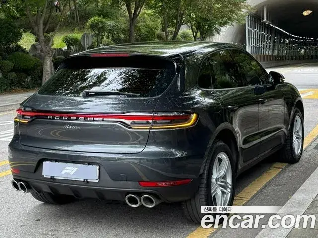 Porsche Macan 2019 — Photo 3/20