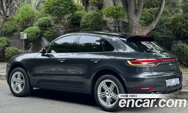 Porsche Macan 2019 — Photo 19/20