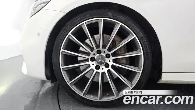 Mercedes-Benz E-Class 2019 — Фото 5/20