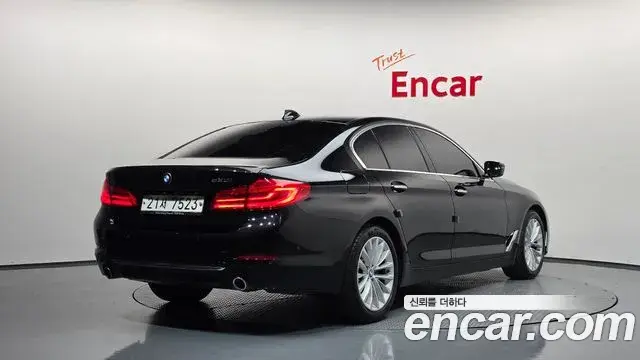 BMW 5 Series 2018 — Фото 2/20
