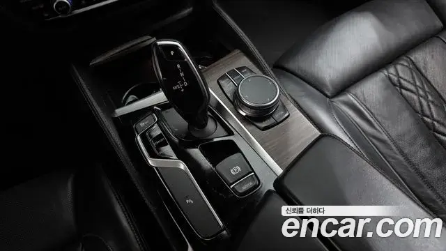 BMW 5 Series 2018 — Фото 9/20