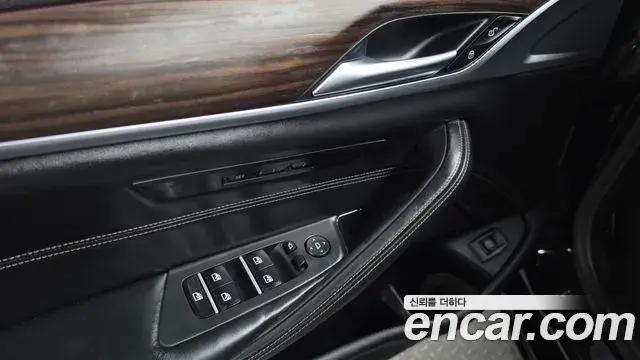 BMW 5 Series 2018 — Фото 20/20