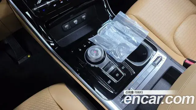 Kia Carnival 2023 — ფოტო 9/20