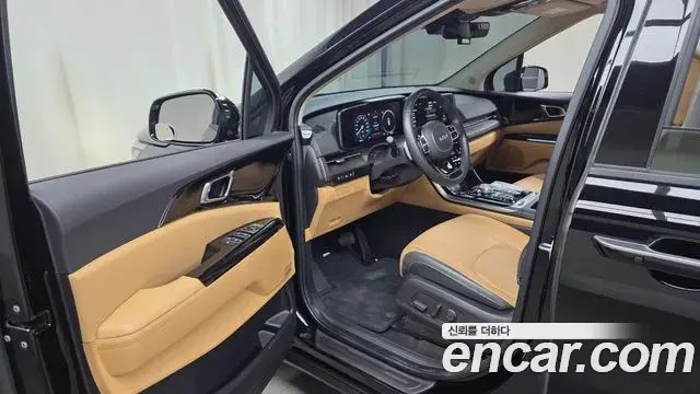 Kia Carnival 2023 — ფოტო 10/20