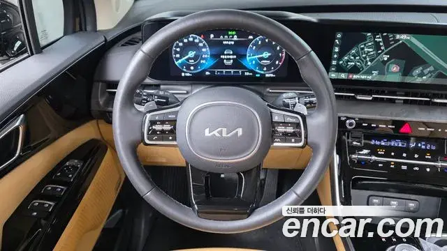 Kia Carnival 2023 — ფოტო 14/20