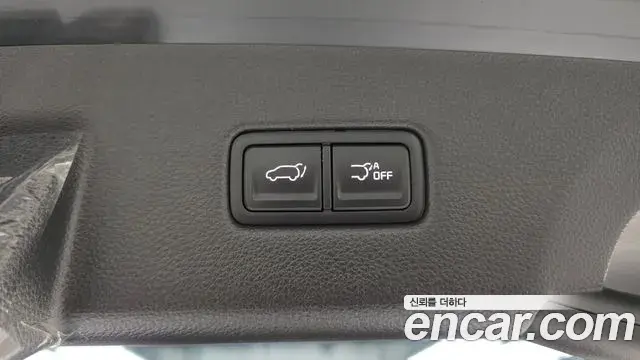 Kia Carnival 2023 — ფოტო 17/20