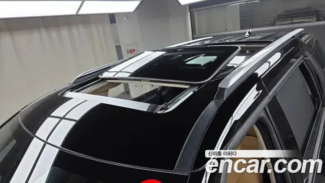 Kia Carnival 2023 — ფოტო 19/20