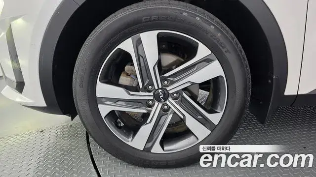 Kia Sorento 2023 — Фото 5/20