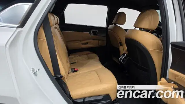 Kia Sorento 2023 — Фото 11/20